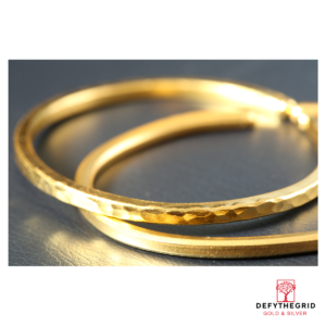 1 OZ GOLD BRACELET HAMMERED NO PACKAGING Obverse product photo